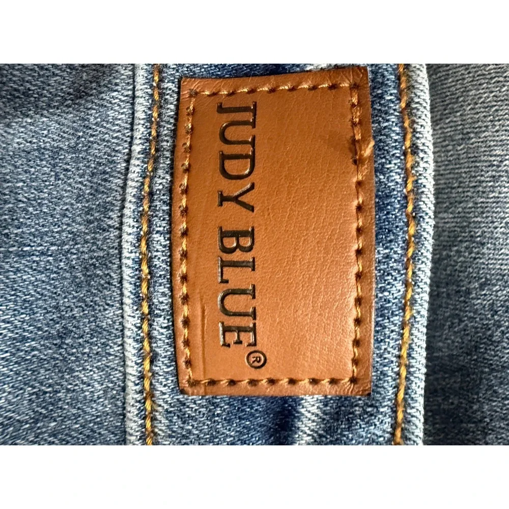 Judy Blue‎ Skinny Fit Capri Jeans Medium Wash High Rise Denim Size 5/27
